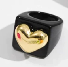 Anillo negro corazón