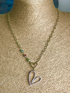 Collar corazón alegre en internet