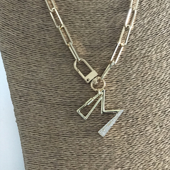 Collar letra M - comprar online