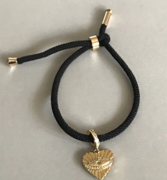 Pulsera corazón ojo protector