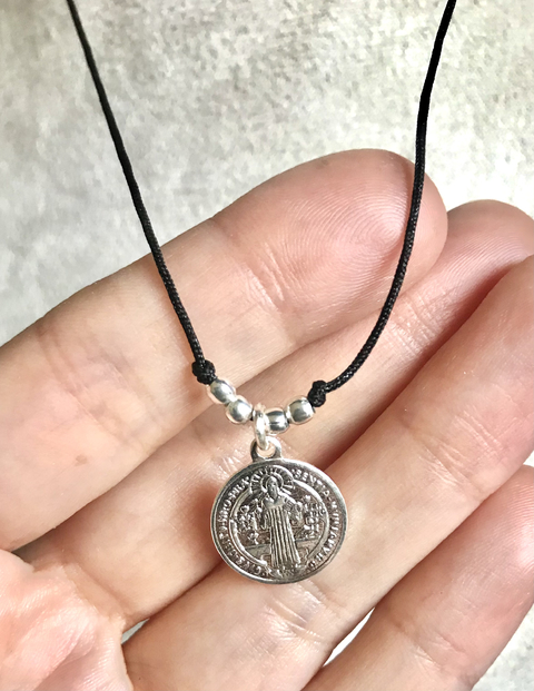 Collar Hilo San Benito