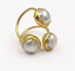 Anillo trío perlas