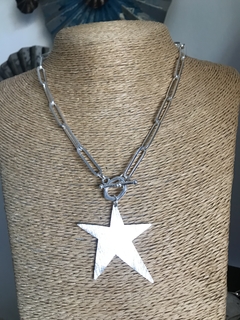 Collar con broche timón y Estrella en internet