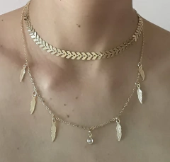 Collar Choker hojas en internet