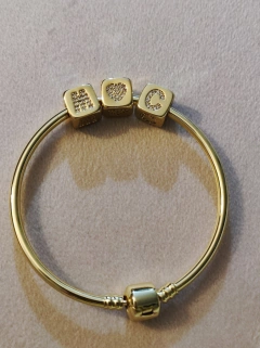 Pulsera iniciales en internet