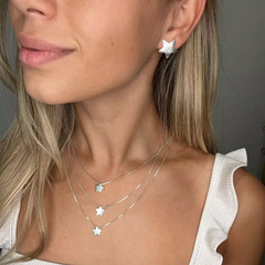 Collar trío de estrellas en internet