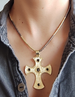 Collar Cruz cristales negros