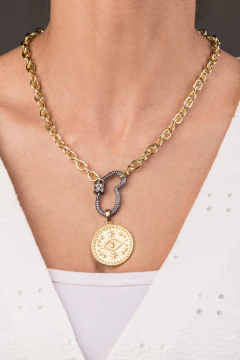 COLLAR BROCHE CORAZON OJO PROTECTOR medida???