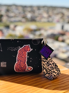 Necessaire universo chico! en internet