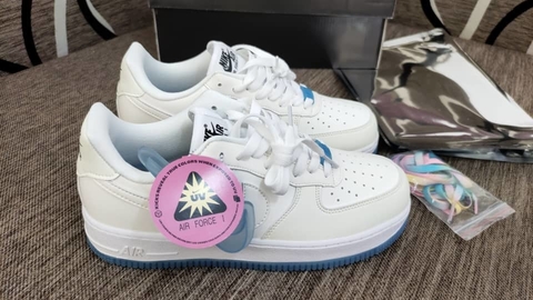 nike wmns air force 1 lx