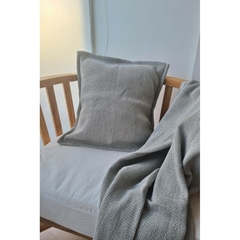 Almohadon Malasia Gris perla
