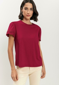 T-SHIRT COM BORDADO NA MANGA LEZ A LEZ - comprar online