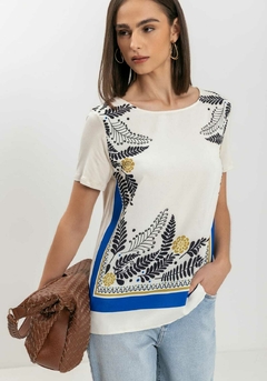 BLUSA ESTAMPADA COM DECOTE REDONDO LEZ A LEZ na internet