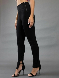 CALÇA MONTARIA ZIPER LATERAL GROOVY FOREVER na internet