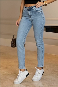 CALÇA JEANS RETA REVANCHE na internet