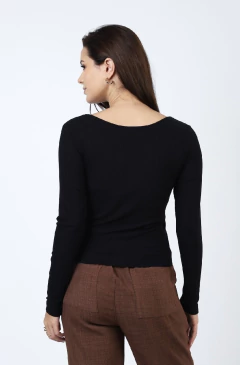 BLUSA MANGA LONGA CANELADA GOLA REDONDA