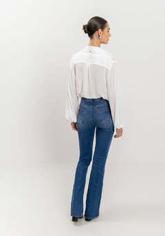 CALÇA JEANS FLARE LEZ A LEZ na internet