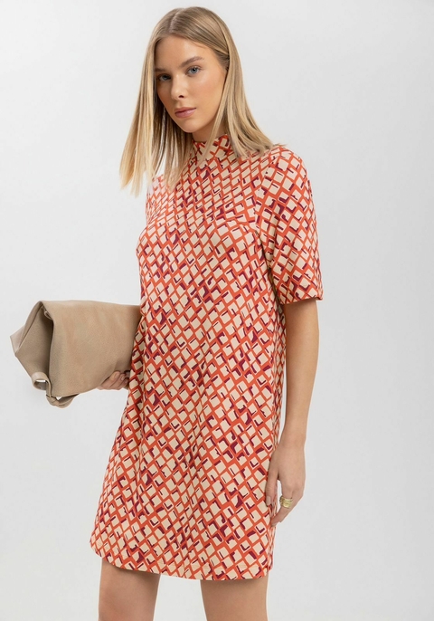 VESTIDO CURTO GOLA ALTA ESTAMPADO - comprar online