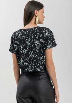 CROPPED ESTAMPADO LEZ A LEZ na internet