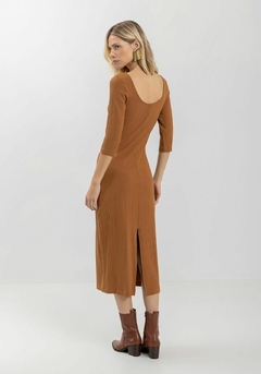 VESTIDO MIDI CANELADO COM FENDA E MANGA 3/4 - Moda Viva