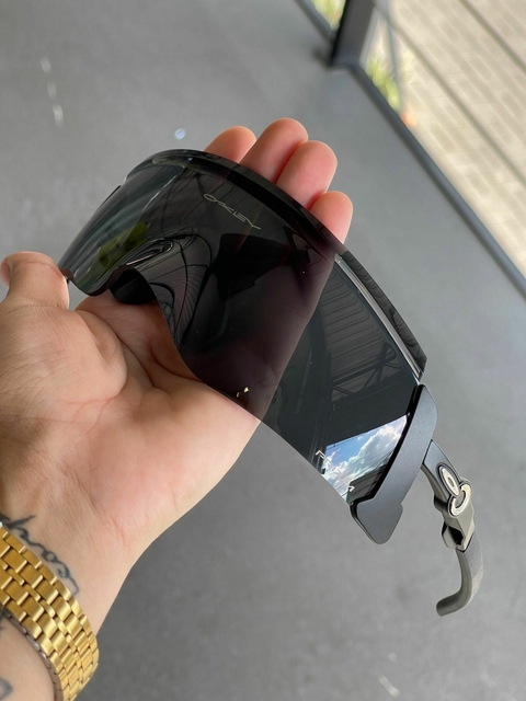 KATO ALL BLACK + CASER ANTE IMPACTO E BRINDE SURPRESA