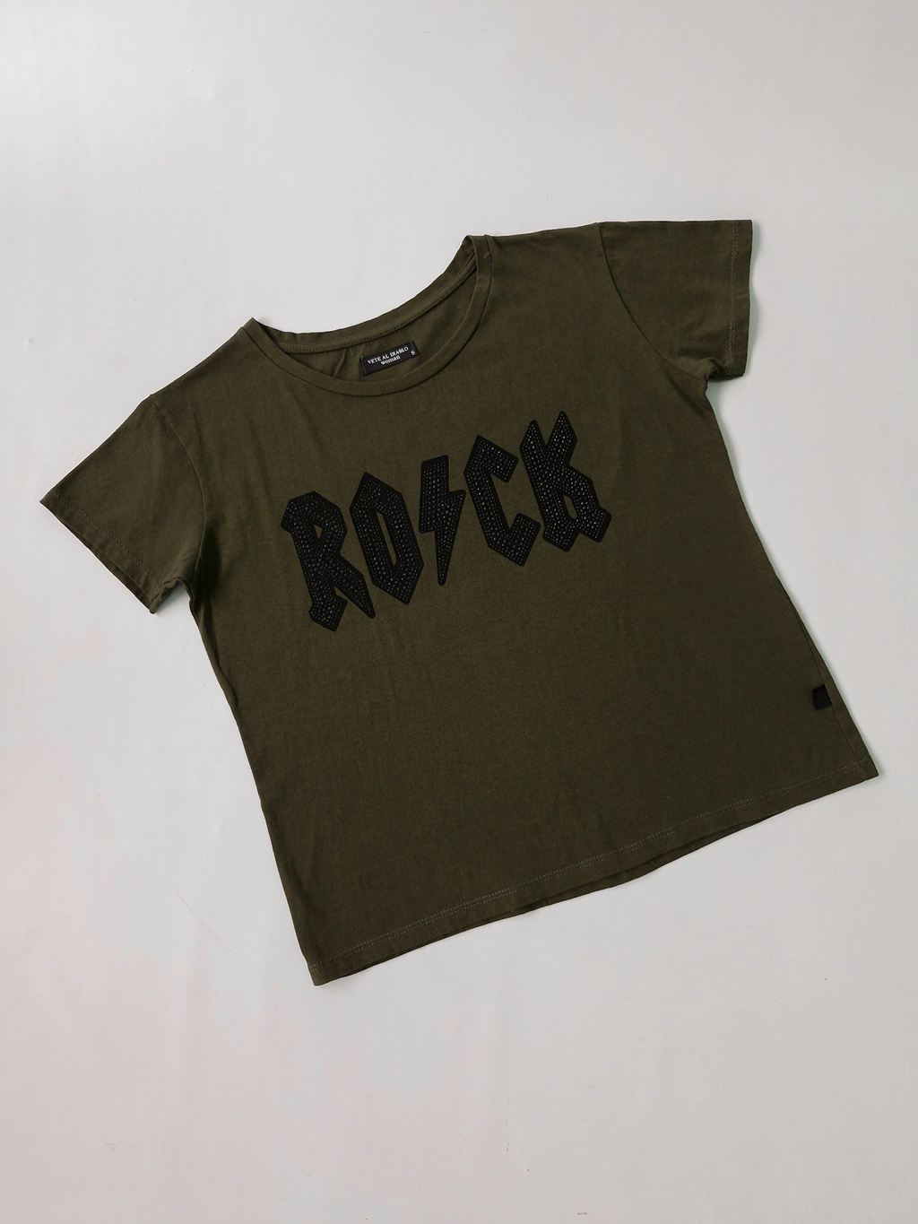 REMERA ROCK 1