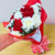 Bouquet 6 de rosas vermelhas e 6 rosas brancas naturais