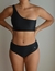 Bikini Terra en internet
