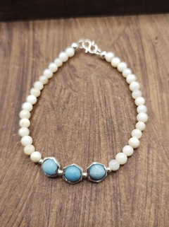 pulseira madrepérola com larimar natural - comprar online