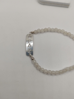 Pulseira placa paz com jade branco na internet