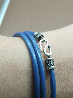 Cordão ou pulseira de couro azul anil tribal - comprar online