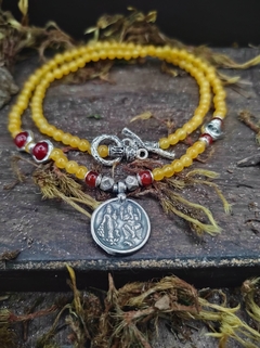 colar calcedônia natural com Deusa lakshmi e lord Ganesha