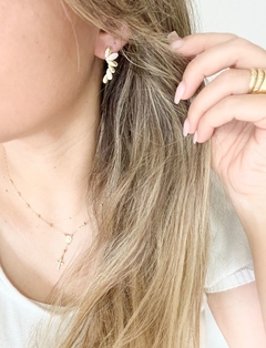 Brinco Ear Cuff Solange na internet