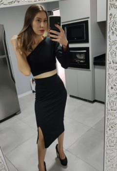 conjunto moda feminina, cropped manga longa, saia longa com fenda, em tecido canelado.