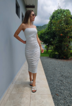 O NOSSO VESTIDO CILENE É UM MODELO CLÁSSICO, ELEGANTE E MODERNO! SUA MODELAGEM BEM AJUSTADA AO CORPO DA TODO UM CHARME E sensualidade AO LOOK. CONFECCIONADO EM POLIAMIDA, UM TECIDO SUPER ESTRUTURADO E CONFROTÁVEL.                não fica transparente, MOD