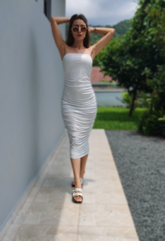 O NOSSO VESTIDO CILENE É UM MODELO CLÁSSICO, ELEGANTE E MODERNO! SUA MODELAGEM BEM AJUSTADA AO CORPO DA TODO UM CHARME E sensualidade AO LOOK. CONFECCIONADO EM POLIAMIDA, UM TECIDO SUPER ESTRUTURADO E CONFROTÁVEL.                não fica transparente, MOD