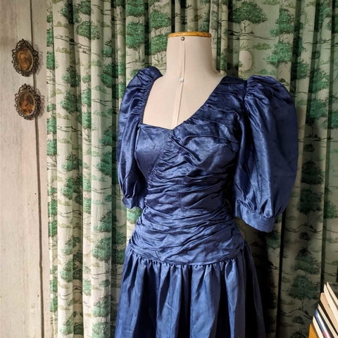 vestido azul mangas bufantes - M