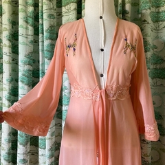 penhoar bordado rococó - M - Roupas, decoração e acessórios VINTAGE - Legado Brechó
