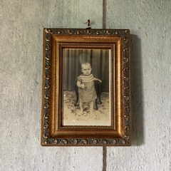 antiga moldura em madeira na internet