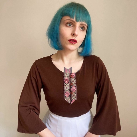 blusa marrom manga longa - M