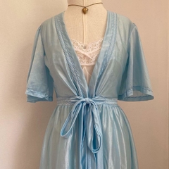 penhoar vintage azul bebê - M na internet