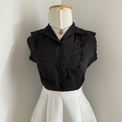 camisa preta vintage bordada - P na internet