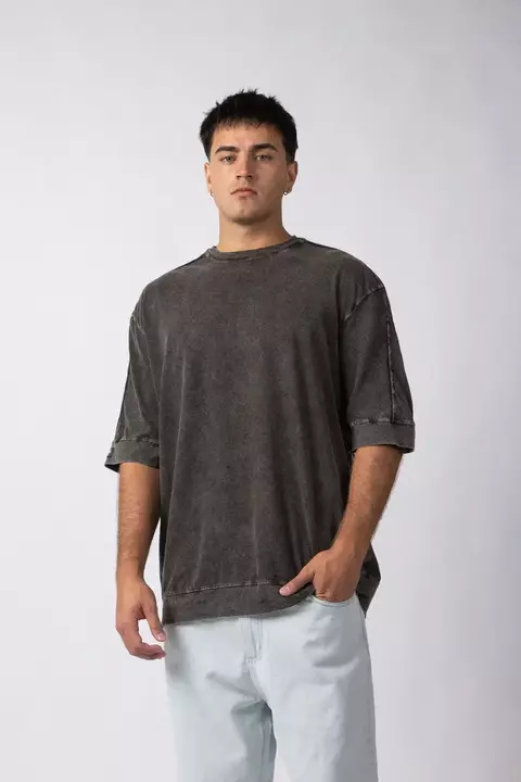 REMERA OVER VORN NEGRA