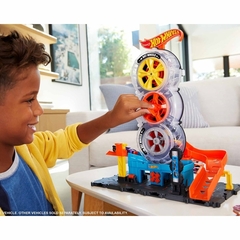 Pista Tienda de Llantas, Hot Wheels