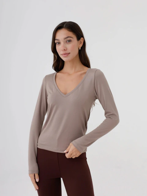 Remera escote V de modal soft (IR61)