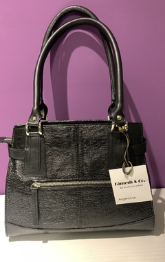 CARTERA DE OVEJA ITALIANA NEGRO BRILLOSO COMBINADO CON CABRITILLA LISA OPACA NEGRA MODELO: “BIRDY”.- en internet