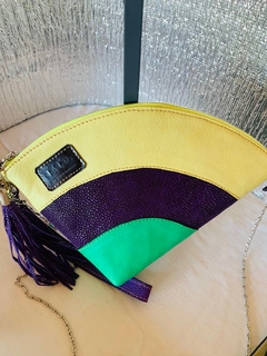 CARTERA TRIANGULAR TRES CUEROS CON DOS MANIJAS MODELO: “MIRIEL” - comprar online