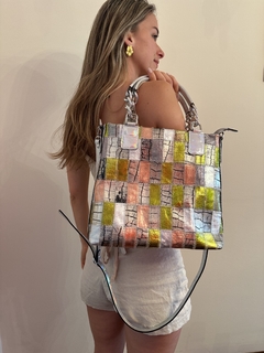 CARTERA DE CUEROS COLORES Y PLATA de Víbora. MODELO: “Sibila”.- 100% cuero Italiano y 100% cuero argentino.