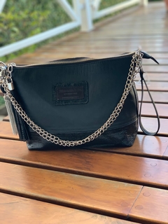CARTERA-SOBRE DE CUERO NEGRO LABRADO Modelo:”DAIANA”.- - tienda online