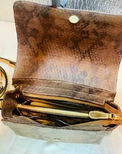Cartera de Boa chocolate combinada con cuero metalizado dorado. Modelo: “Adelaida de Borgoña”.- - tienda online